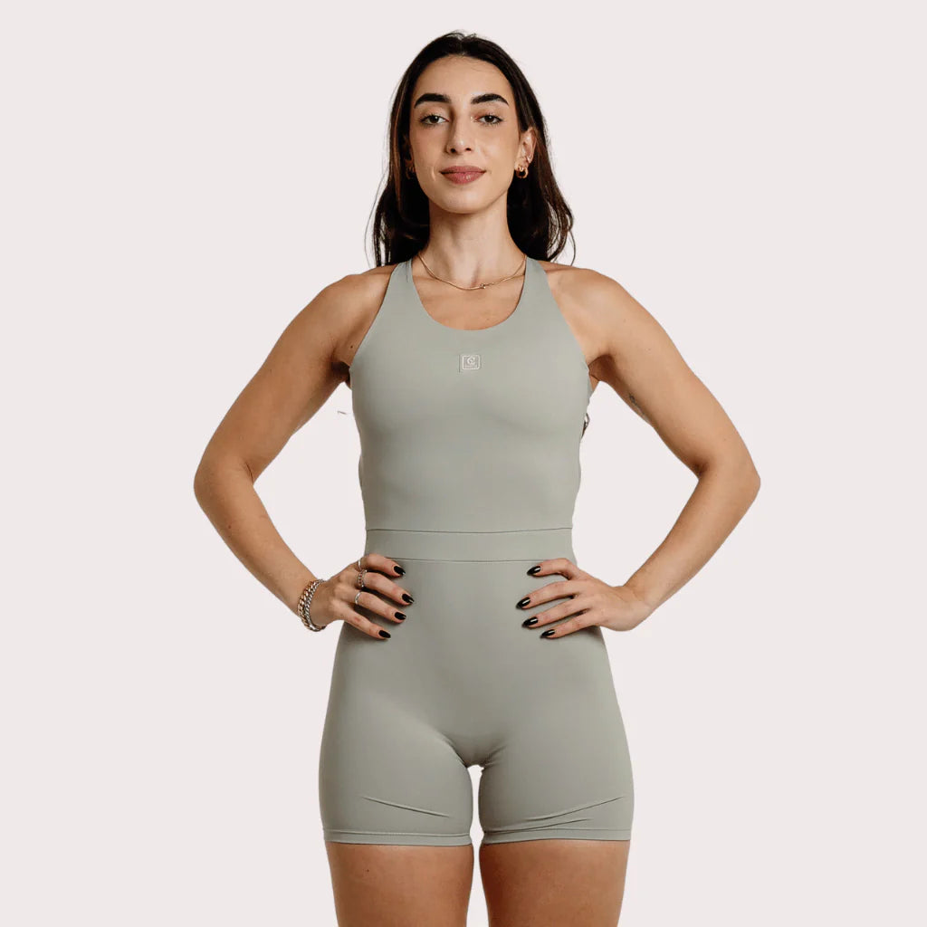 Macaquinho Lírio - Fitness Feminino - Modelo Alongado