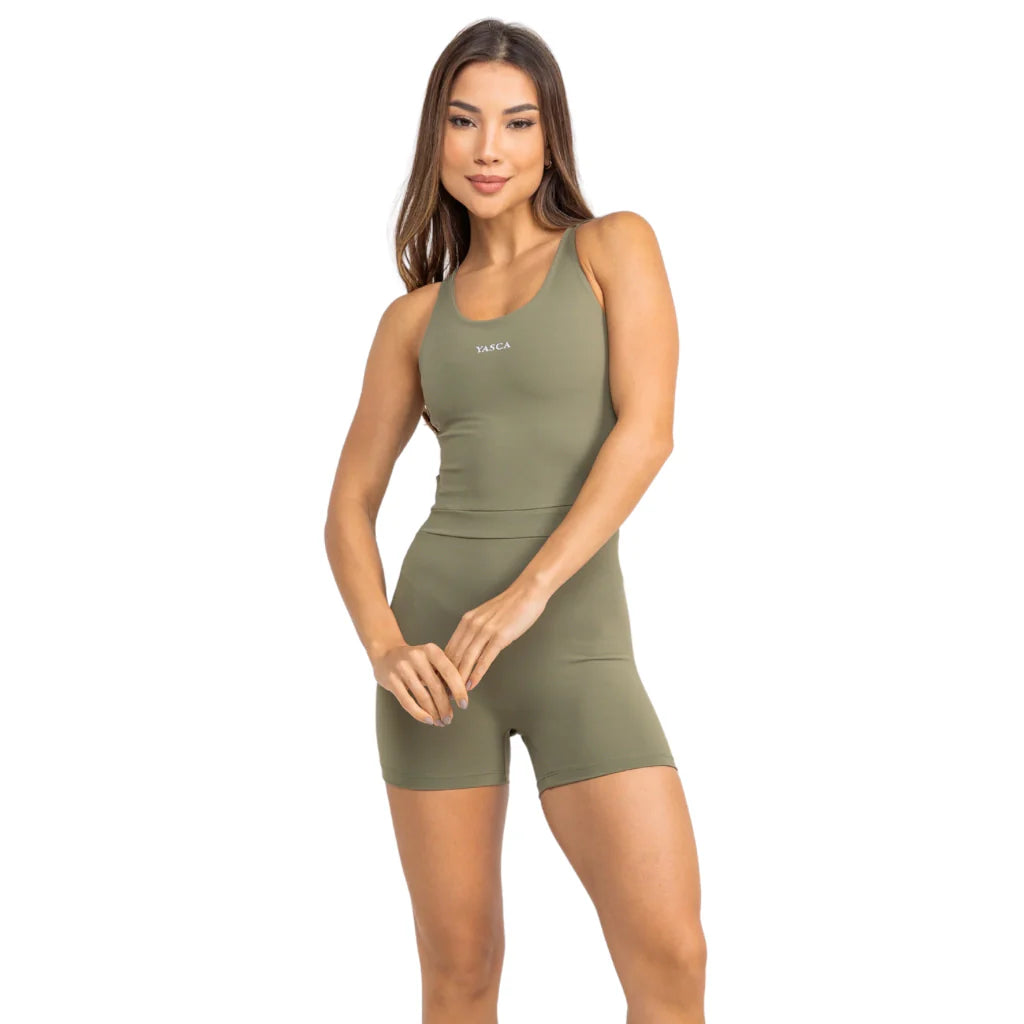 Macaquinho Lírio - Fitness Feminino - Modelo Curto